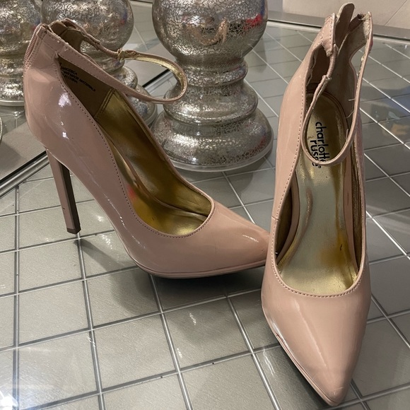 Beige patent heels - Picture 1 of 4